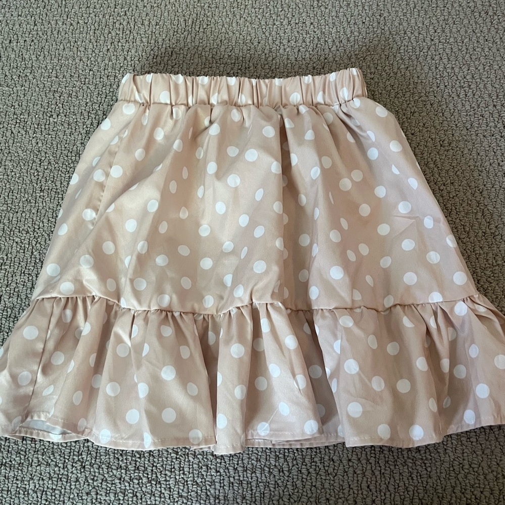 polka dot flowy skirt so cute